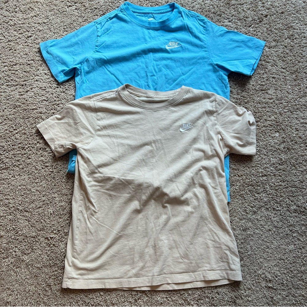 Nike T-Shirts - youth XL